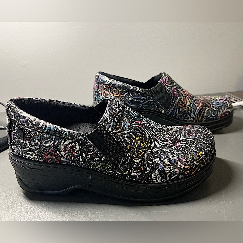 Klogs, Never Worn! Naples 8.5 M